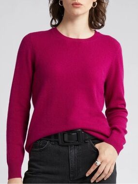 Uniqlo Fuchsia Crewneck Sweater 100% wool